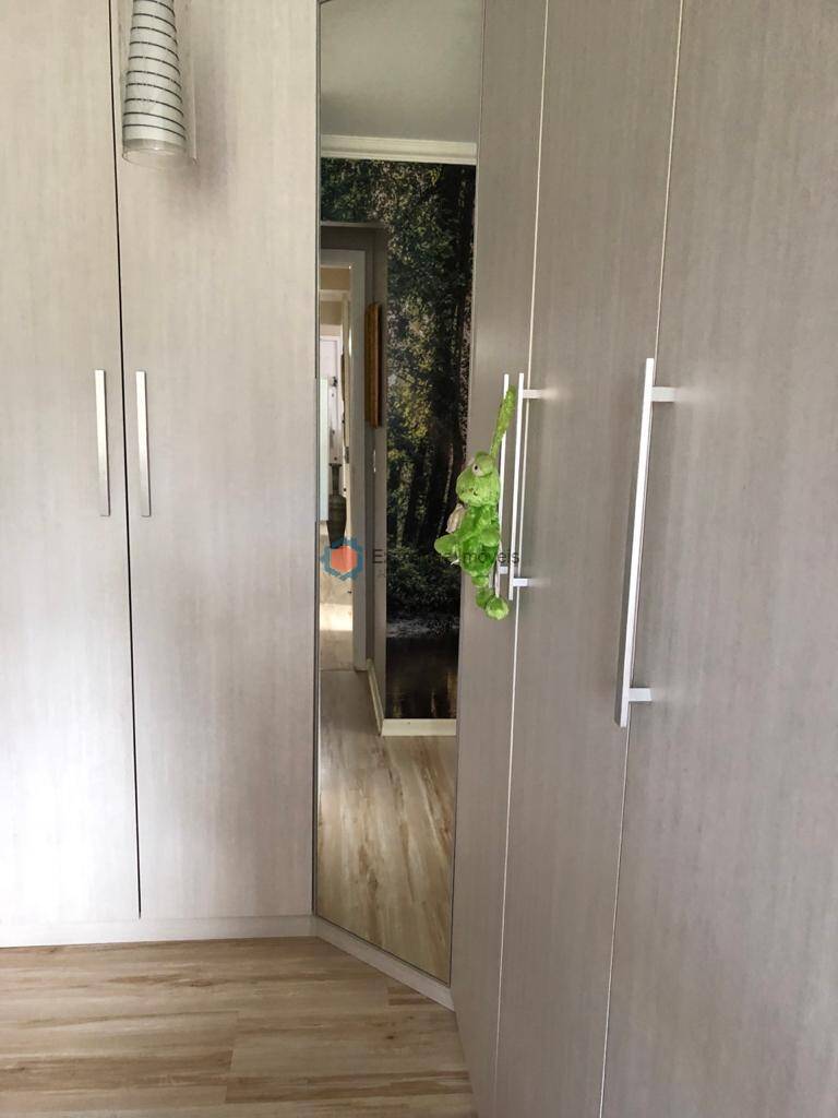 Apartamento à venda com 2 quartos, 72m² - Foto 4