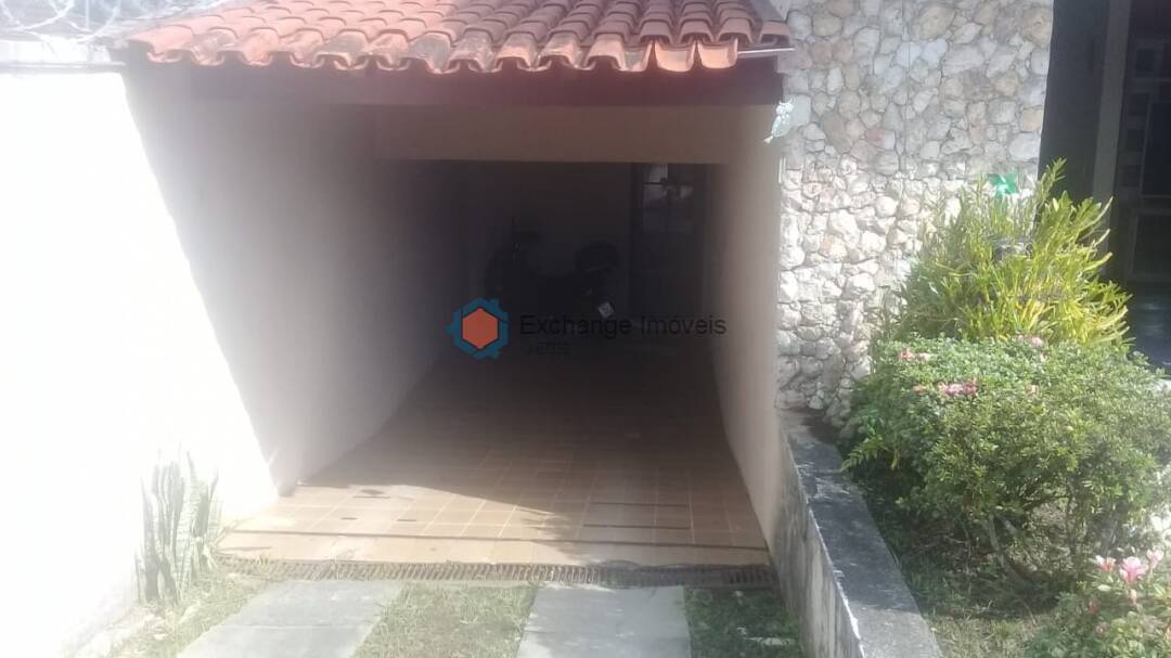 Casa à venda com 3 quartos, 200m² - Foto 13