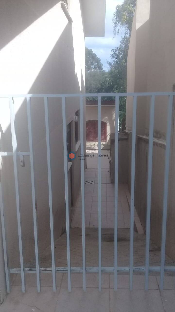 Casa à venda com 3 quartos, 200m² - Foto 11