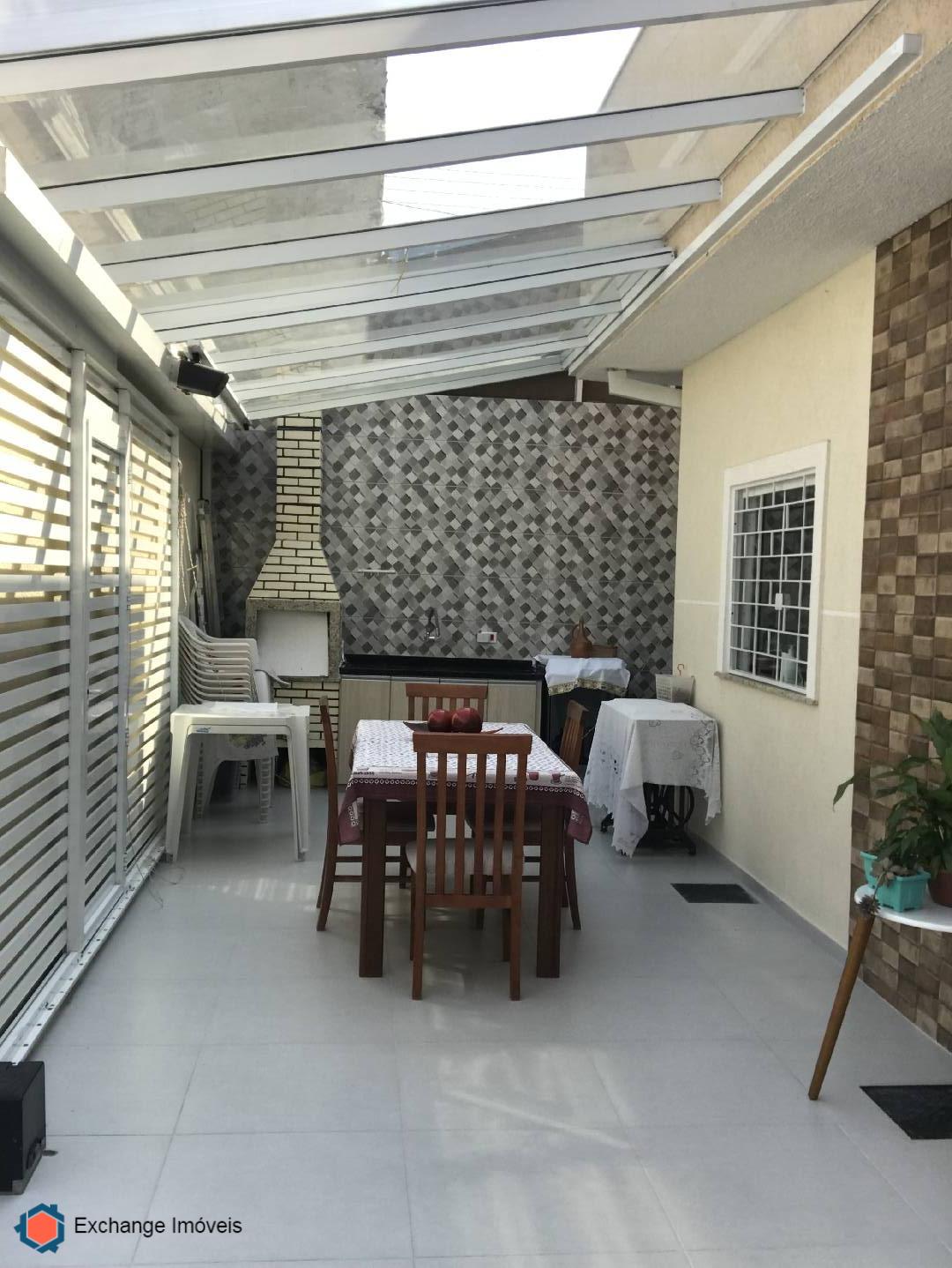 Casa à venda com 2 quartos, 130m² - Foto 2