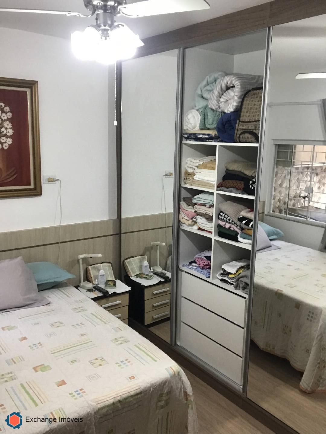 Casa à venda com 2 quartos, 130m² - Foto 9