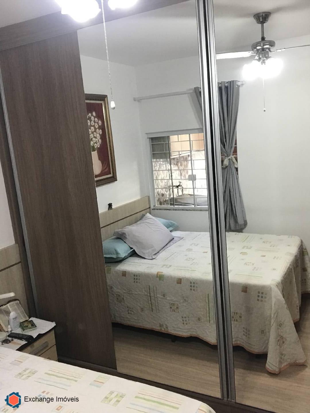 Casa à venda com 2 quartos, 130m² - Foto 12