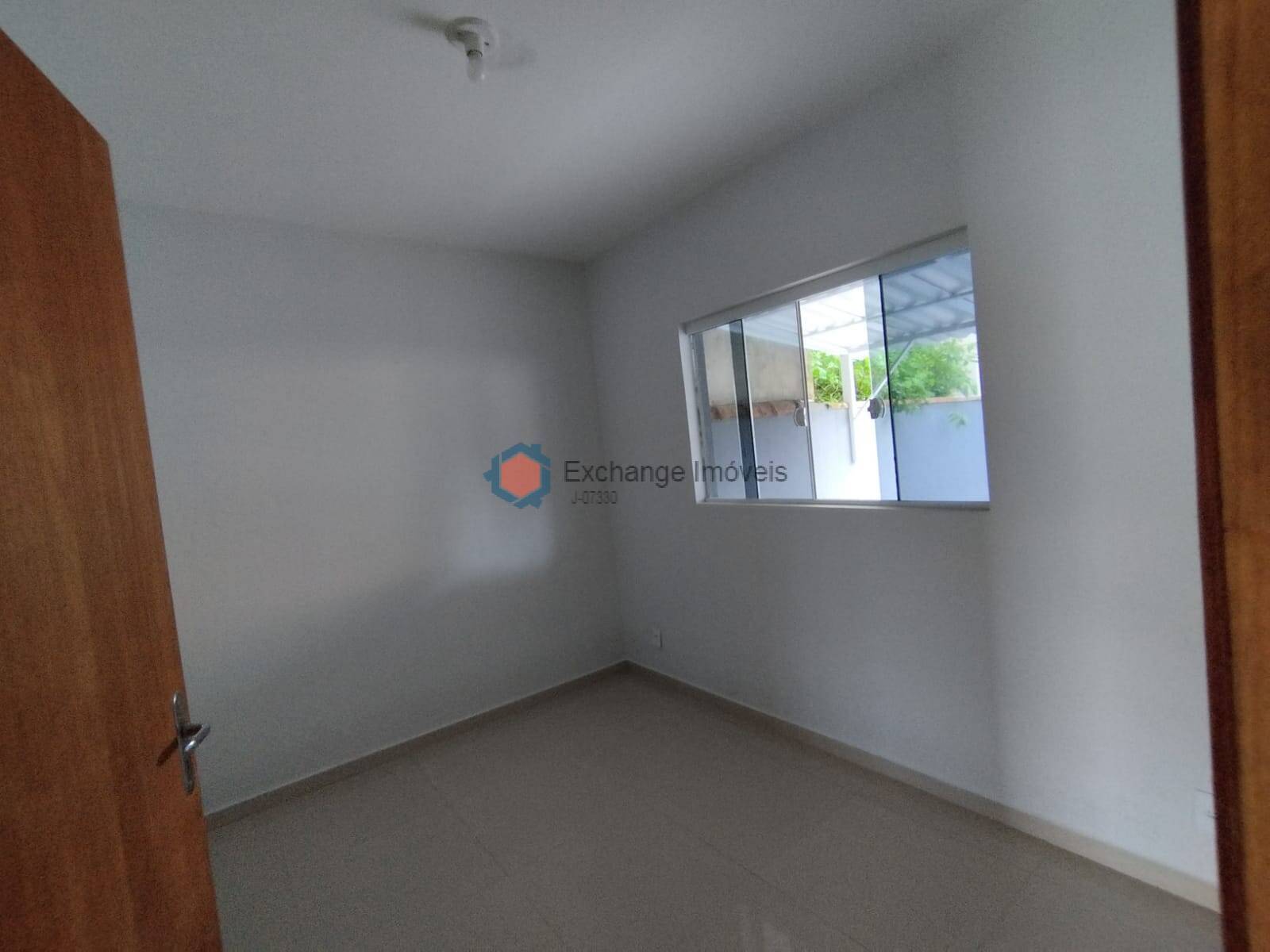 Casa à venda com 2 quartos, 60m² - Foto 6