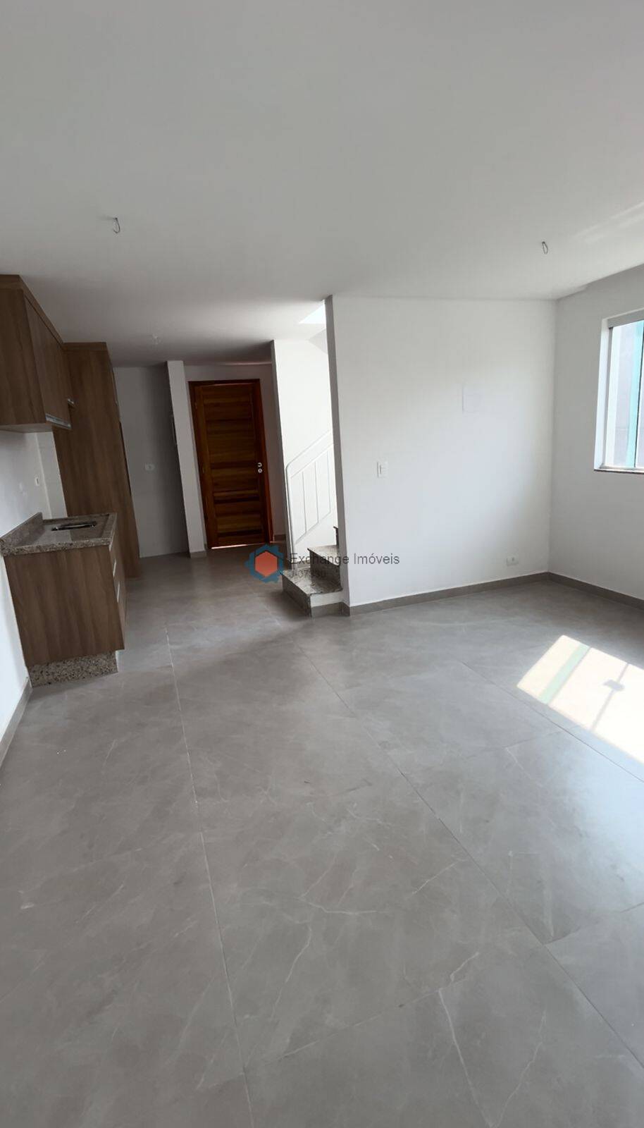 Apartamento à venda com 3 quartos, 94m² - Foto 2