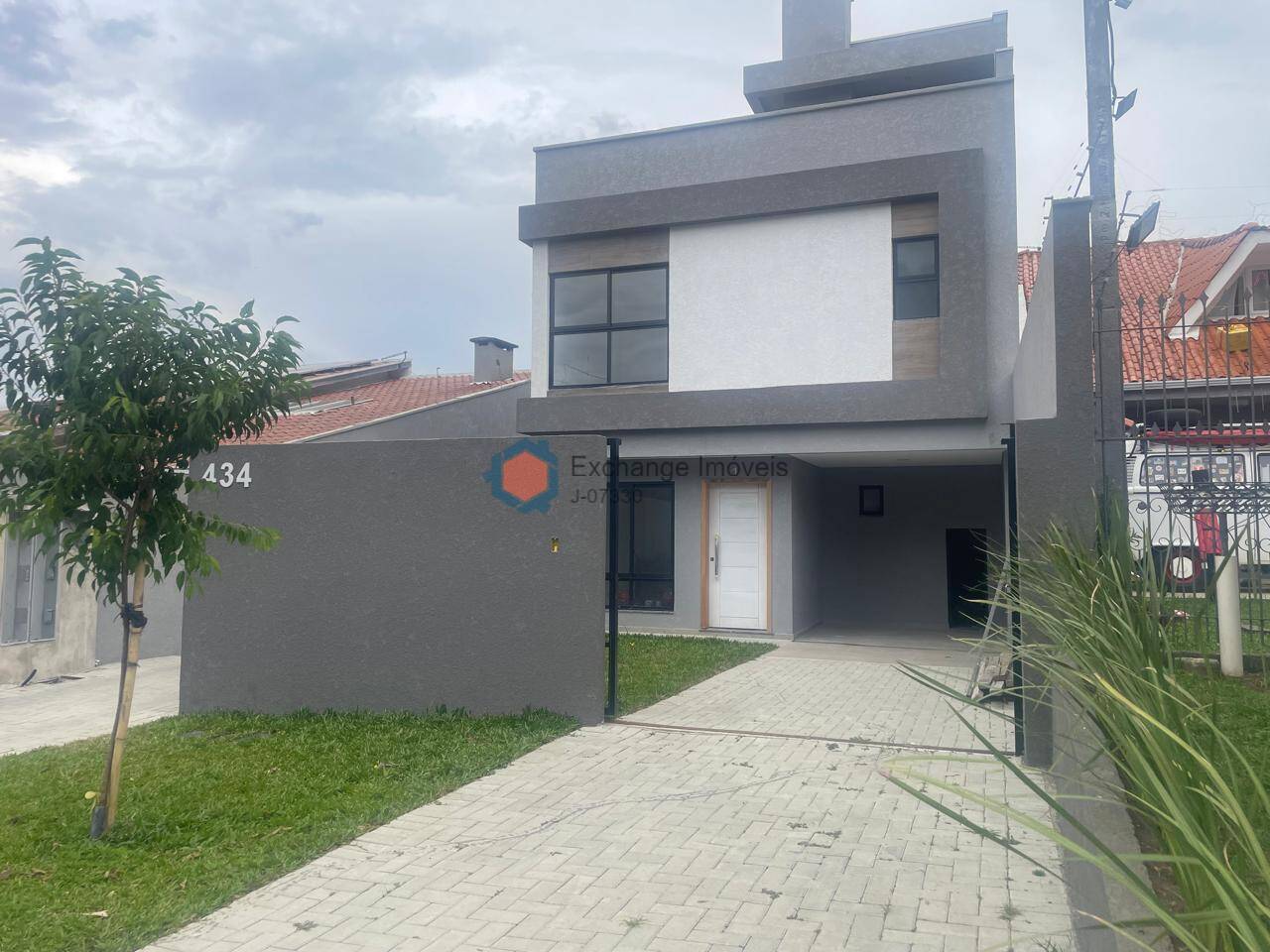 Casa à venda com 3 quartos, 114m² - Foto 2